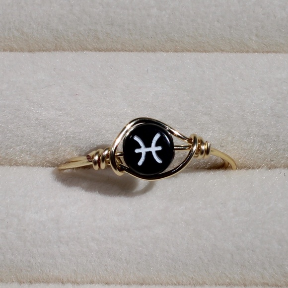 Pisces Zodiac Sign Ring | Adjustable Ring | Zodiac Ring | Pisces - Picture 1 of 5